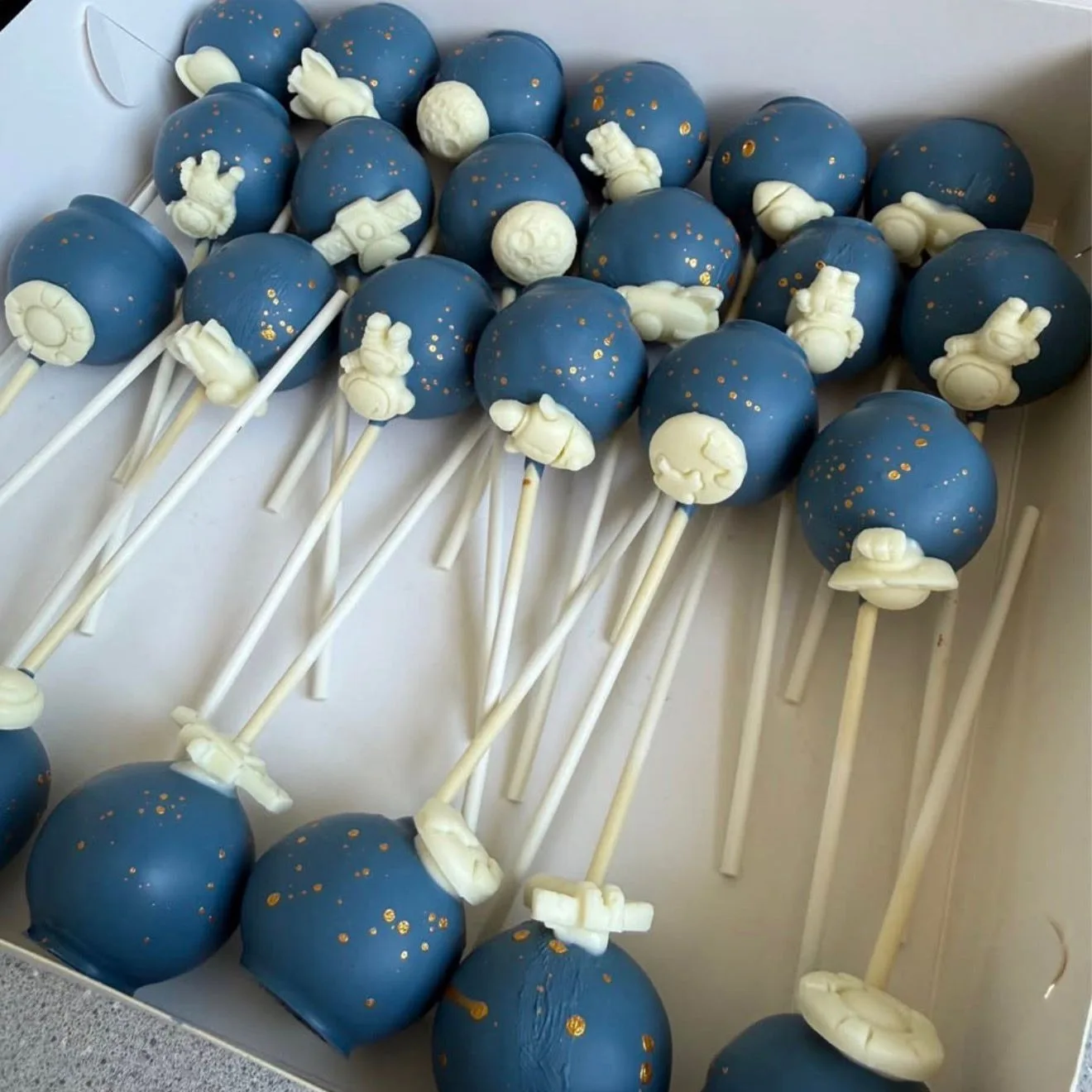 Dessert Table Packages by Carloti Treats, example 5